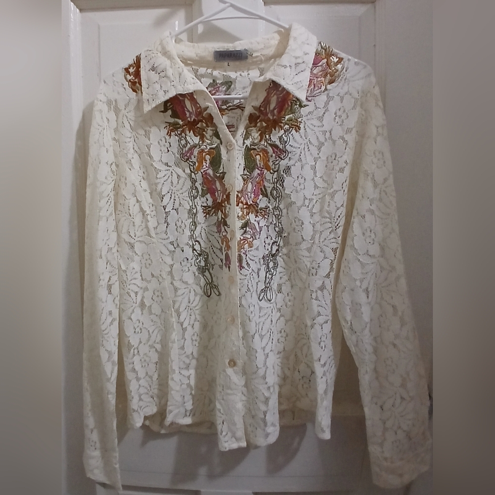 Paparazzi by Biz Cream Lace Blouse w/ Embroidered Floral Accents, L, NWOT